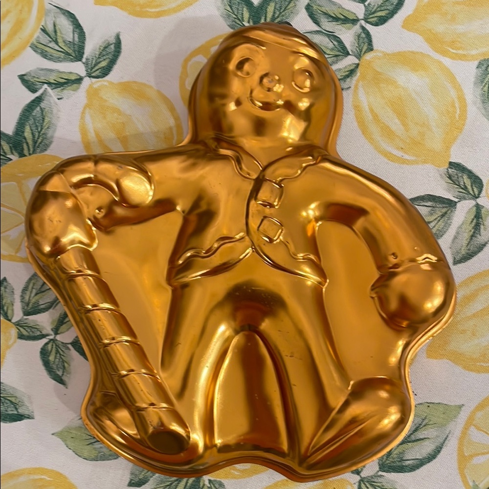 Gold Gingerbread Man Cake Pan